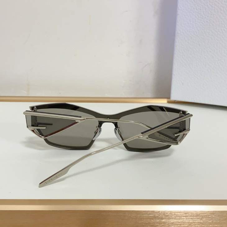 Picture of Givenchy Sunglasses _SKUfw68373074fw